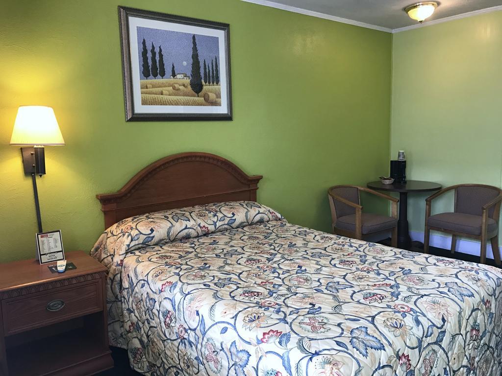 Economy Inn Danville Exteriör bild